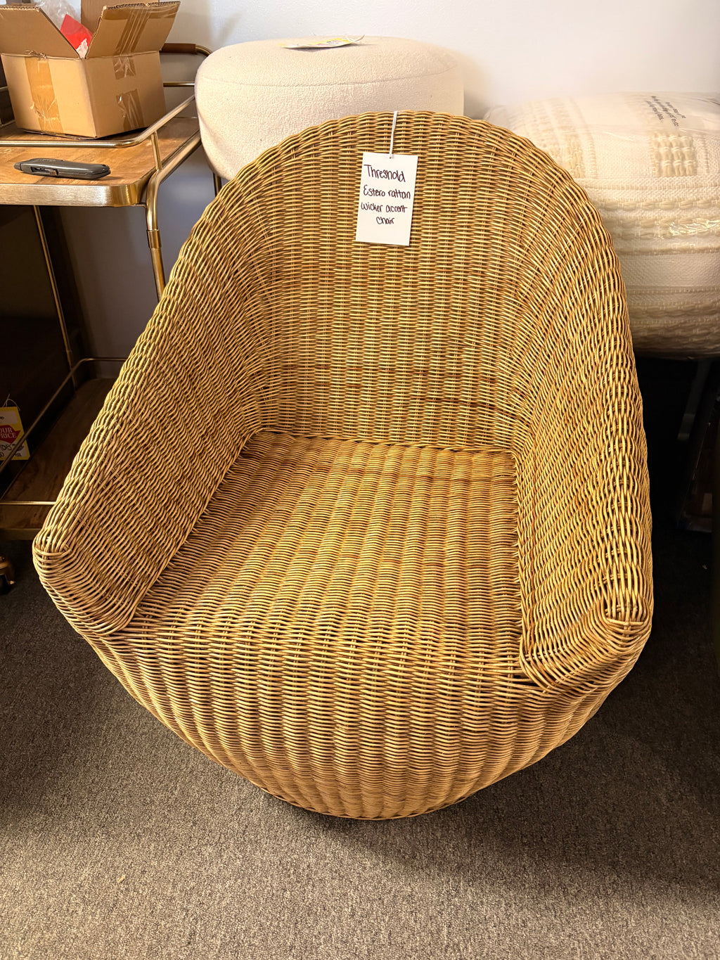 Wicker accent chair