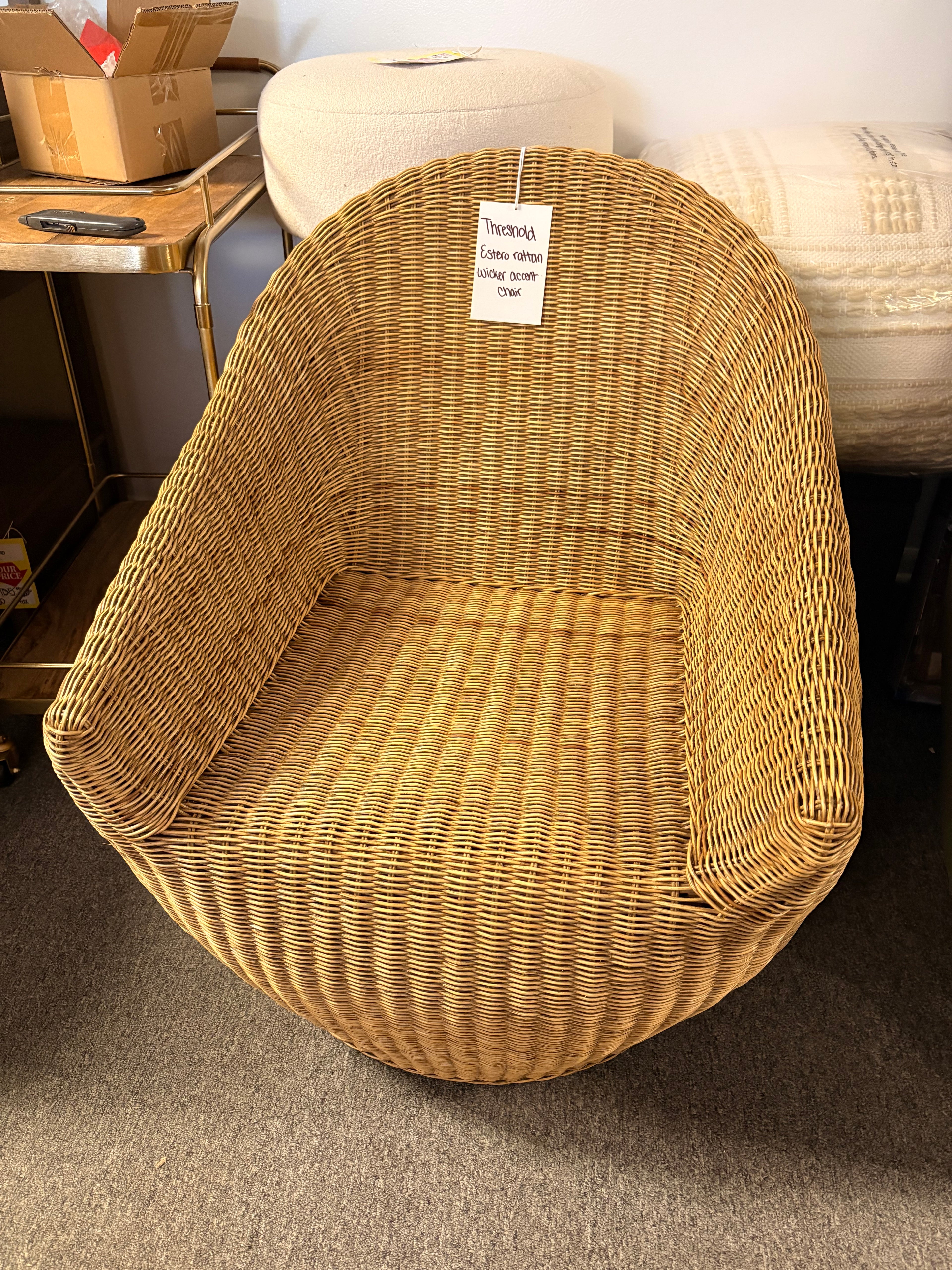 Wicker accent chair