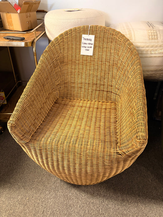 Wicker accent chair