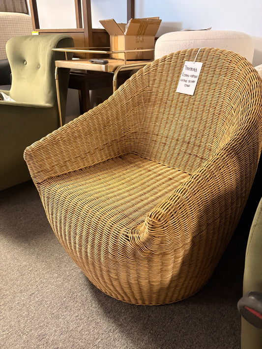 Wicker accent chair